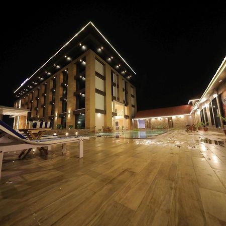 Sarovar Portico, Szomnáth Kültér fotó
