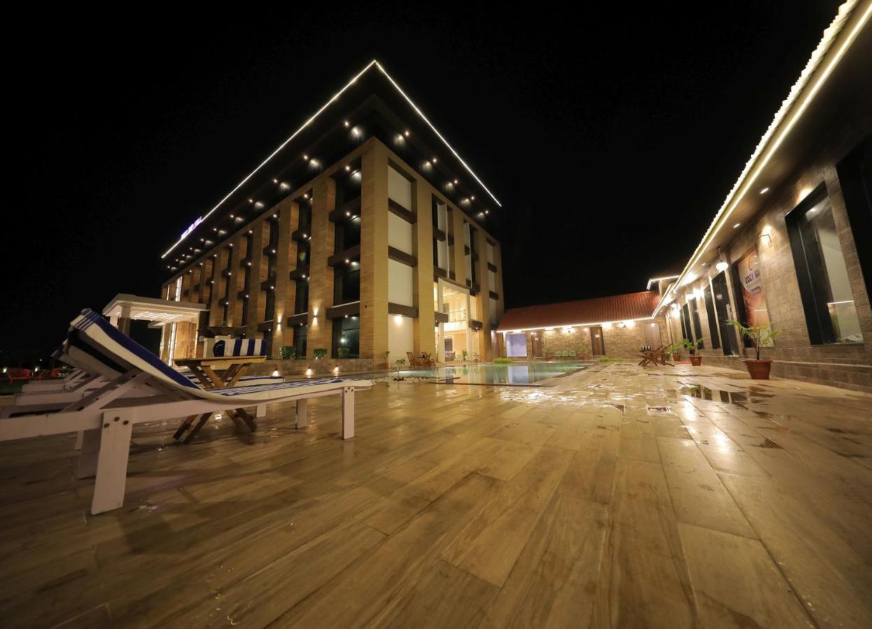Sarovar Portico, Szomnáth Kültér fotó